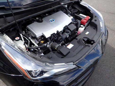 Used 2019 Toyota Prius XLE image 21