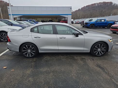 Used 2023 Volvo S60 T8 Plus image 6