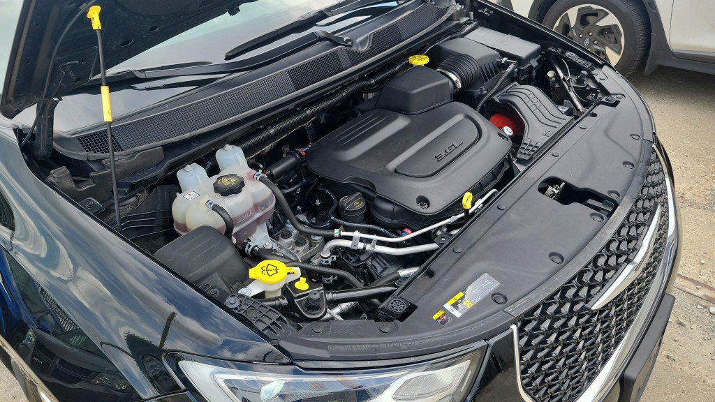 Used 2025 Chrysler Pacifica Select FWD image 38