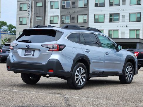 Used 2024 Subaru Outback Premium AWD/4WD image 10