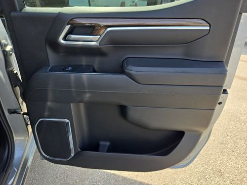 Used 2025 Chevrolet Silverado 1500 LT image 26