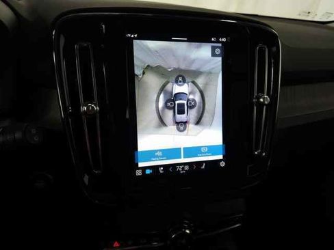 Certified 2023 Volvo XC40 B5 Ultimate w/ Protection Package Premier image 29
