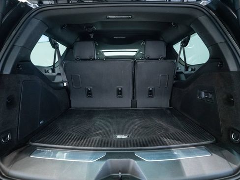 Used 2026 Cadillac Escalade ESV Luxury w/ LPO, Floor Liner Package AWD/4WD image 48