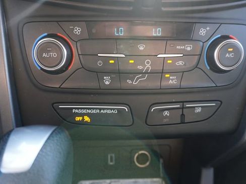 Used 2017 Ford Escape SE AWD/4WD image 19