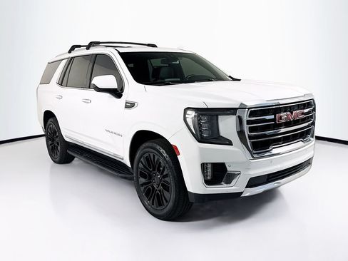 Used 2021 GMC Yukon SLT w/ Rear Media and Nav Package AWD/4WD image 3