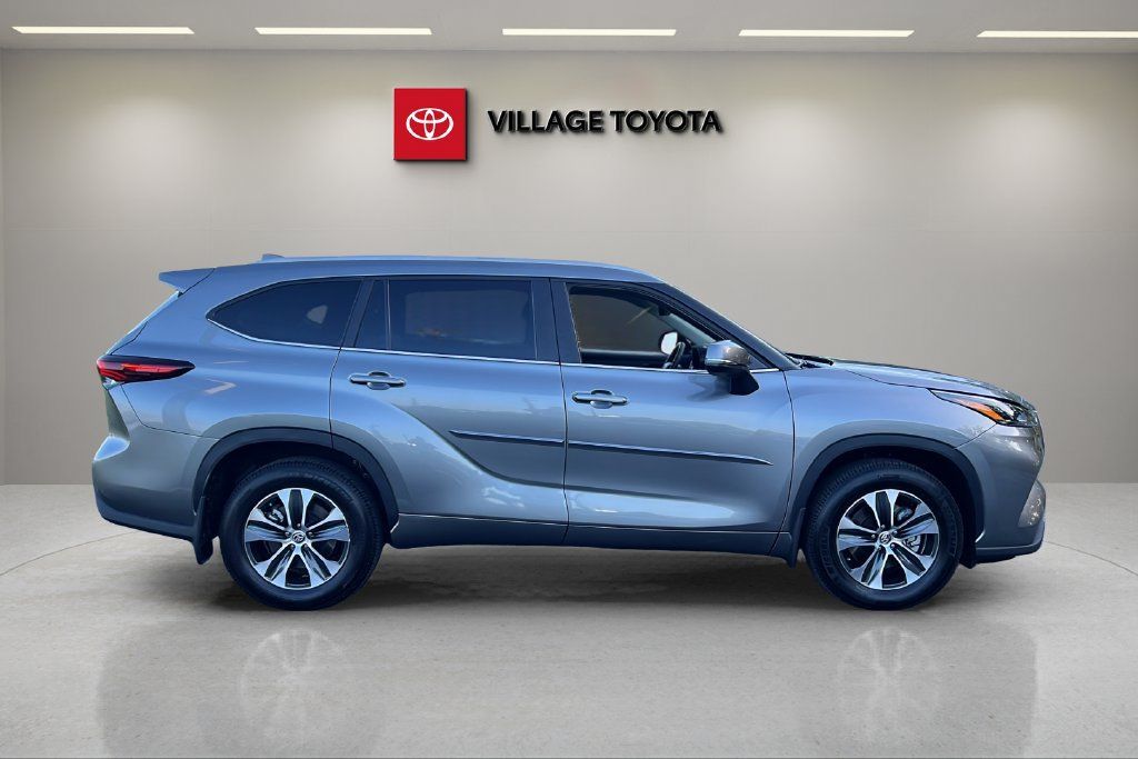 Certified 2026 Toyota Highlander XLE AWD/4WD image 6