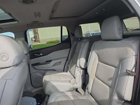 Used 2017 GMC Acadia SLT image 12