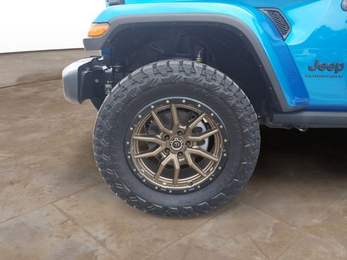 New 2025 Jeep Gladiator Sport AWD/4WD image 27