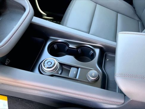 New 2026 Ford Explorer Active w/ Active Comfort Package RWD image 7