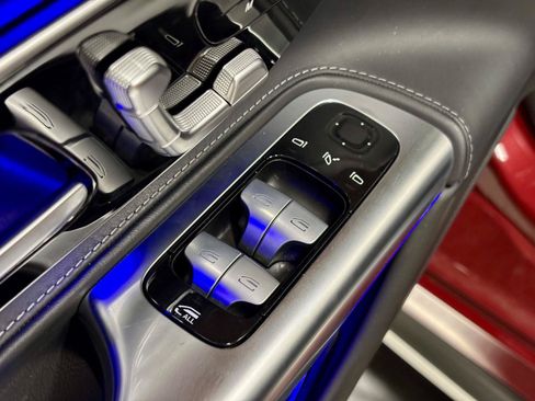 Used 2022 Mercedes-Benz SL 55 AMG 4MATIC w/ Driver Assistance Package image 17