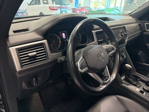 Used 2020 Volkswagen Atlas Cross Sport SE w/ Panoramic Sunroof Package AWD/4WD image 17