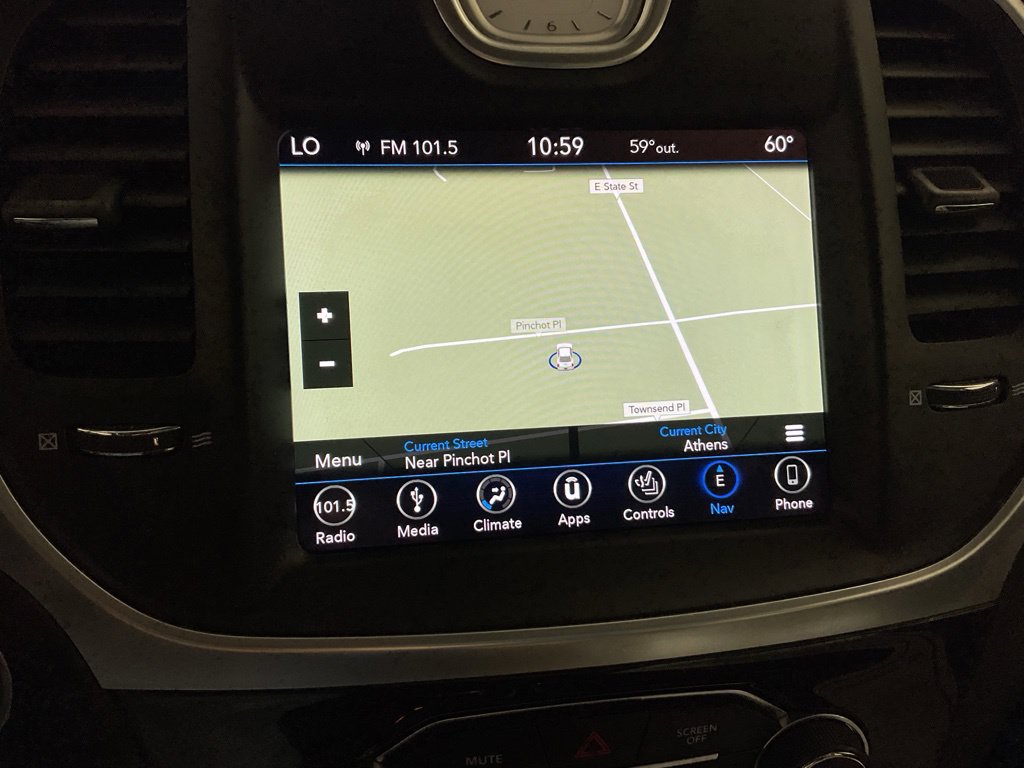 Used 2019 Chrysler 300 Limited AWD/4WD image 4