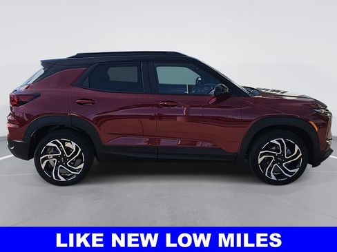 Used 2025 Chevrolet TrailBlazer RS w/ Driver Confidence Package image 2