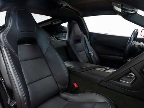 Used 2019 Chevrolet Corvette Stingray image 18