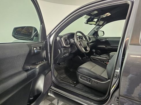 Used 2021 Toyota Tacoma TRD Off-Road image 20