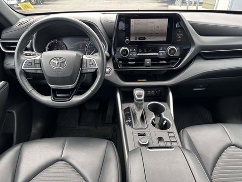 Used 2023 Toyota Highlander XSE AWD/4WD image 18