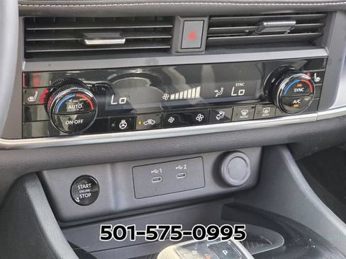 Used 2025 Nissan Rogue SV w/ SV Premium Package FWD image 27