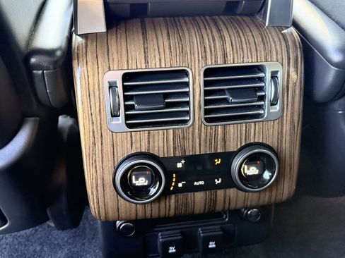 Used 2018 Land Rover Range Rover HSE image 22