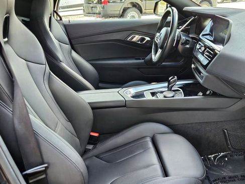 Used 2025 BMW Z4 sDrive30i RWD image 18