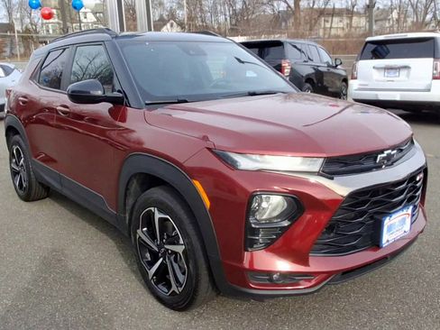 Certified 2023 Chevrolet TrailBlazer RS w/ Sun and Liftgate Package image 2