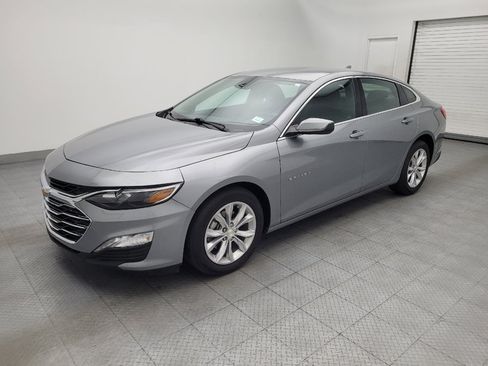Used 2024 Chevrolet Malibu LT FWD image 2