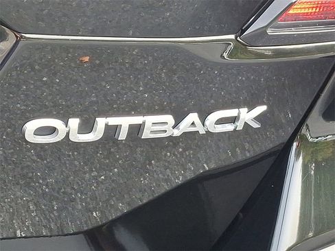 Used 2023 Subaru Outback Premium image 31