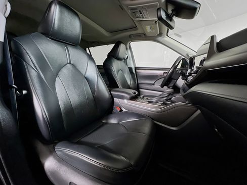 Used 2023 Toyota Highlander Limited image 26