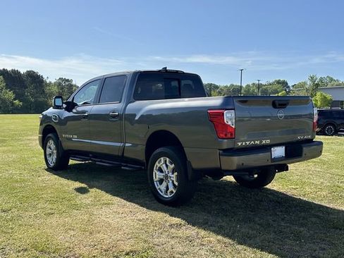 Certified 2024 Nissan Titan SV w/ SV Convenience Package image 6