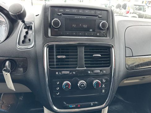 Used 2014 RAM C/V Tradesman image 18