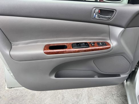 Used 2002 Toyota Camry LE FWD image 13