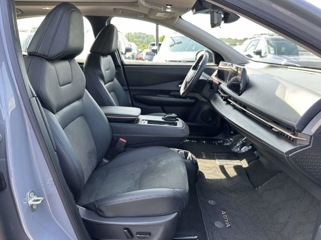 Used 2024 Nissan Ariya AWD image 9