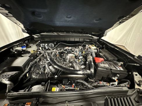 Used 2023 Ford Bronco Wildtrak image 32