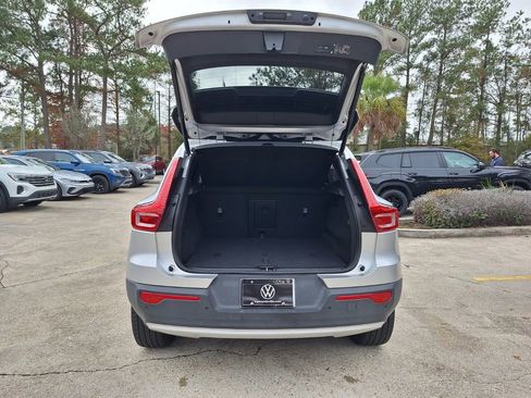 Used 2019 Volvo XC40 T5 Momentum image 25