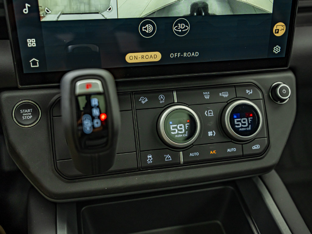 New 2026 Land Rover Defender 110 S AWD/4WD image 32