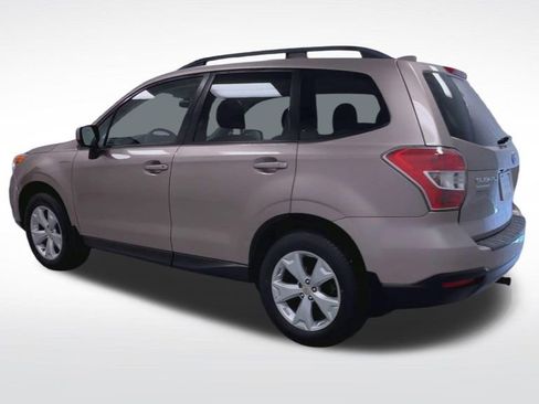 Used 2016 Subaru Forester 2.5i Premium w/ All-Weather Package AWD/4WD image 6