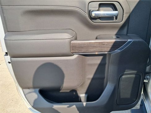 Used 2022 Chevrolet Silverado 1500 LTZ w/ Technology Package image 11