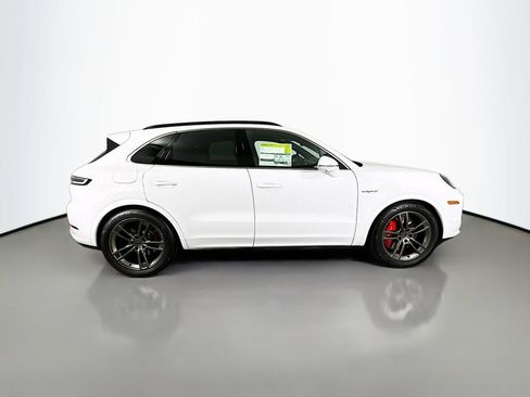 New 2026 Porsche Cayenne Turbo AWD/4WD image 8