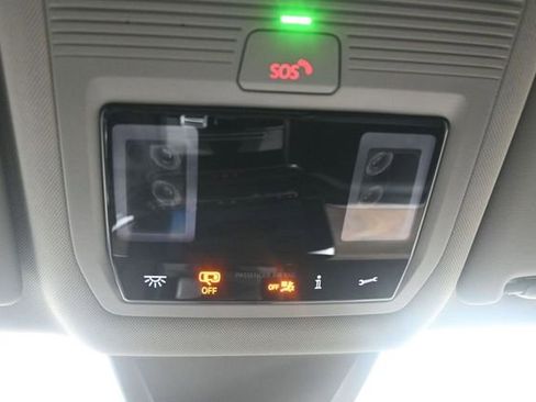 Used 2025 Volkswagen Atlas SE FWD image 20