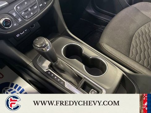 Used 2020 Chevrolet Equinox LT image 19