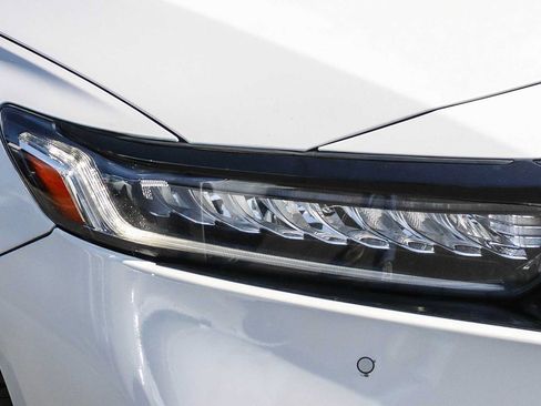 Used 2020 Honda Accord Touring image 4