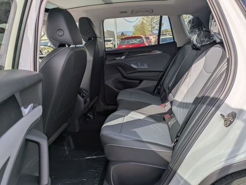 New 2026 Volkswagen Tiguan SE image 16