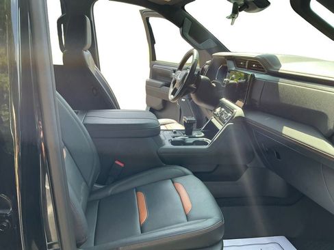 Used 2024 GMC Sierra 1500 AT4 w/ Technology Package image 15