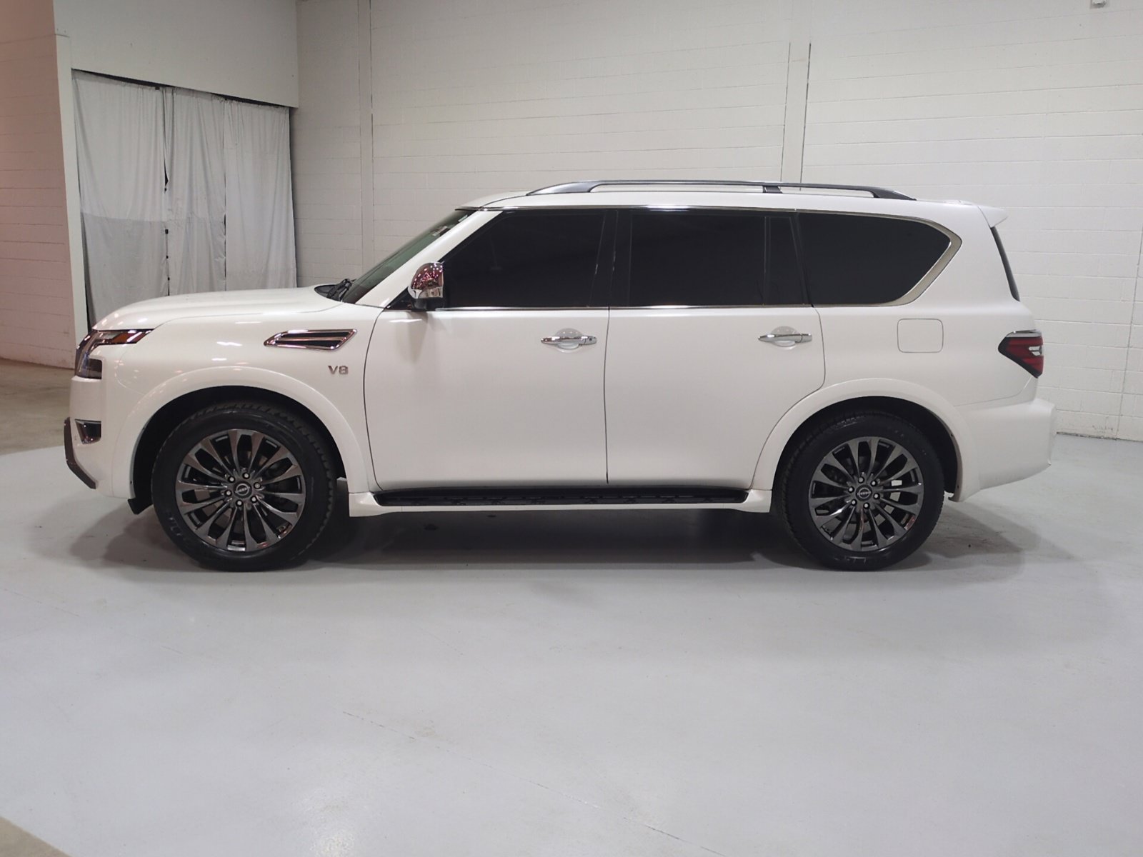 Used 2022 Nissan Armada Platinum AWD/4WD image 7