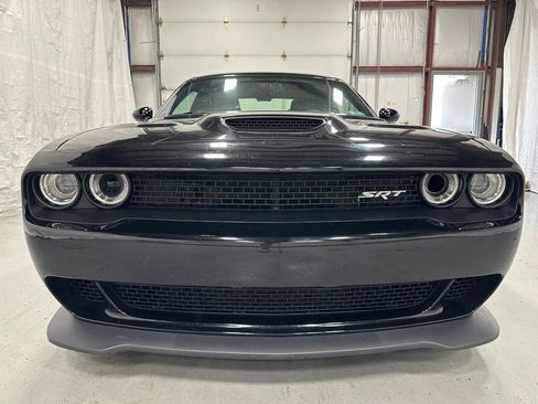 Used 2016 Dodge Challenger SRT Hellcat RWD image 2