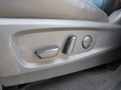 Used 2022 Nissan Pathfinder SL w/ SL Premium Package FWD image 16