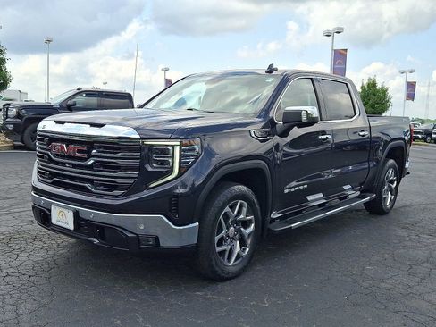 Used 2023 GMC Sierra 1500 SLT w/ SLT Premium Plus Package AWD/4WD image 3