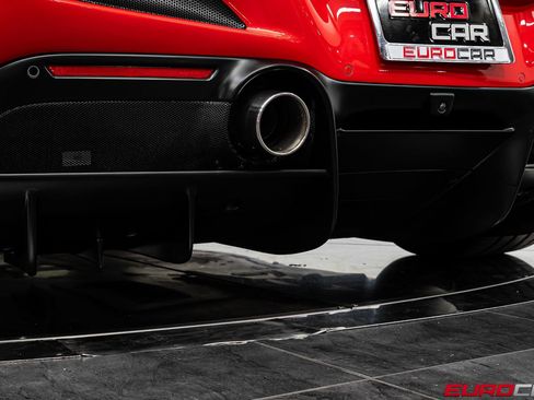Used 2022 Ferrari F8 Tributo RWD image 23