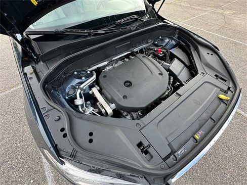 Used 2023 Volvo XC90 B6 Plus image 33