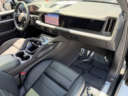 New 2026 Porsche Cayenne AWD/4WD image 17