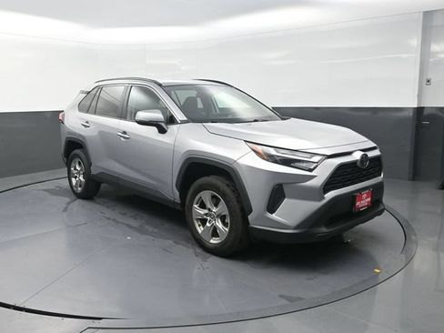 Used 2024 Toyota RAV4 XLE FWD image 10